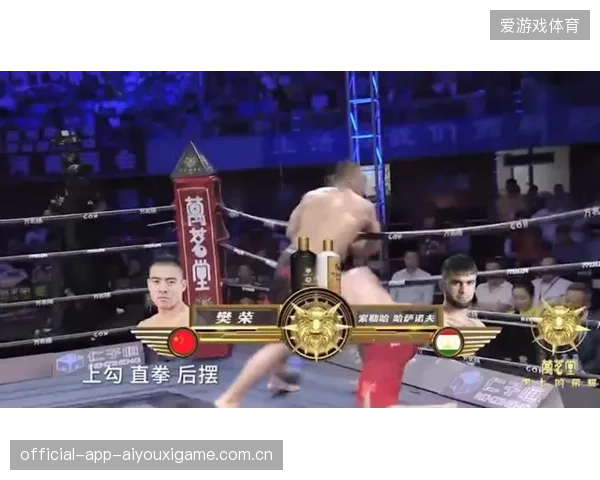 逆转的那一瞬：胜利后冲上擂台栏杆的荣耀时刻